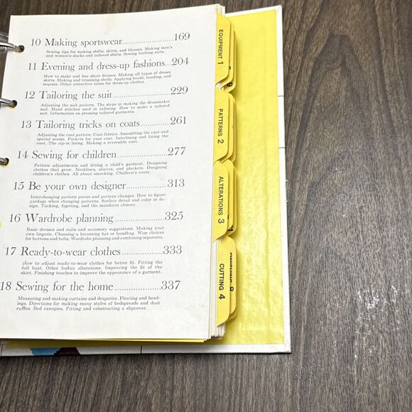 Vintage Better Homes and Gardens Sewing Book 5 Ring Tabbed HC 1970 Third Print - Picture 7 of 7